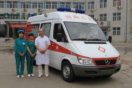 車(chē)禍期間，救護(hù)車(chē)及時(shí)出現(xiàn)能救人于危難