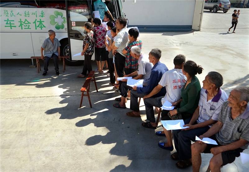 移動體檢車造福人民群眾，生產(chǎn)廠家為健康護航02